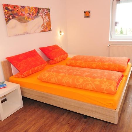 Fewo Samanta Schmider- Auch Kurzfristig Ep Karten Garantiert! Apartamento Rust Quarto foto