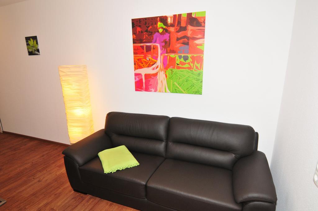Fewo Samanta Schmider- Auch Kurzfristig Ep Karten Garantiert! Apartamento Rust Quarto foto